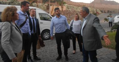 بالصور.. الوفد الدبلوماسى للدول الإسكندنافية يزور مدينة دهب