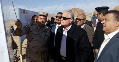 محافظ جنوب سيناء يتابع أعمال الترفيق لـ600 قطعة بالرويسات