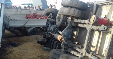 مصرع شخصين وإصابة 4 آخرين فى حادث تصادم سيارتين بالبحيرة