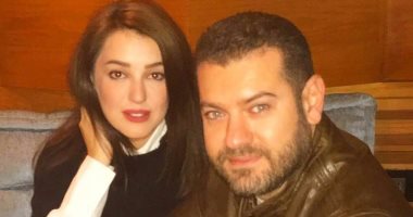 بالفيديو.. عمرو يوسف يطمئن جمهوره بعد شائعة ضبطه وزوجته وبحوزتهما مخدرات: "صحيت على خبر غريب وبايخ.. أنا كويس وكندة زى الفل".. ويتوعد ناشرى الشائعة: "هرفع قضية وهناخد حقنا بالقانون"