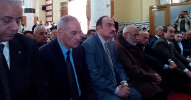 بالصور.. مدير أوقاف غرب الإسكندرية يقيم صلاة الجنازة على شهيد النقب