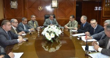 محافظ كفر الشيخ يبحث تطوير مدينة مصيف بلطيم  