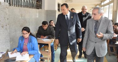 تطبيق نظام الأرقام السرية على كراسات الإجابة بشعبة اللغة لأول مرة بحقوق المنوفية