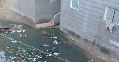 بالصور ..مياه المجارى تحاصر منازل أهالى عزبة البرج بدمياط