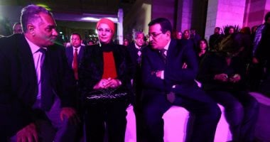 بالصور..   أسامة هيكل  يقوم بجولة فى متحف الفن الإسلامى