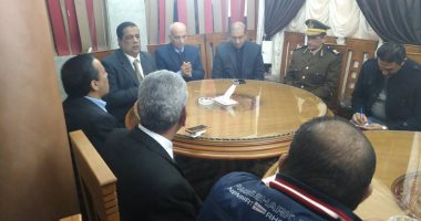 بالصور ..أمن كفر الشيخ يتواصل مع الغرفة التجارية لخفض الأسعار