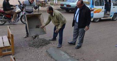 بالصور.. إقامة مطبات صناعية أمام مدارس فوة لتعدد الحوادث بكفر الشيخ