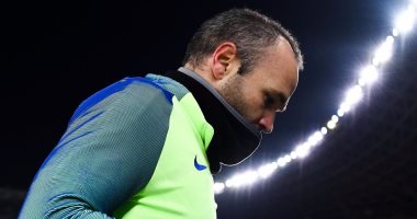 برشلونة ينوى تجديد عقد إنييستا مدى الحياة