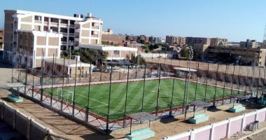 وزير الرياضة يُعلن إنشاء ملاعب بمدارس البحر الأحمر  عبر "فيس بوك"