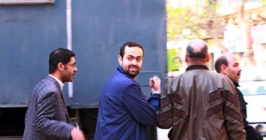 بالصور.. دفاع محمد عادل: ترحيل موكلى من سجن طرة لقسم عابدين تمهيدا لإخلاء سبيله