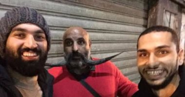 شاهد.. ثنائى سلة الزمالك مع صاحب أطول "شنب" فى مصر