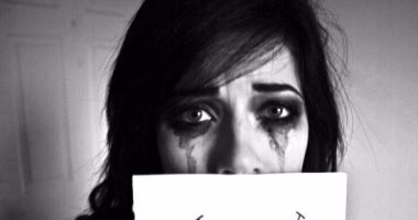 اضبطى ساعة النسيان على حسب شخصيتك .. امتى ممكن تنسى جرحك القديم ؟