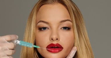 إزالة الشعر بالليزر للرجال ونحت الساقين للنساء.. تعرف على موضة تجميل 2018