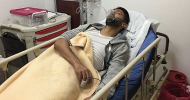 حارس الأهلى يكشف سر غيابه عن التدريبات بصورة فى المستشفى