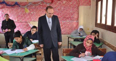  محافظ بنى سويف يوجه بتوفير كافة سبل الراحة للطلاب أثناء اداء الإمتحانات