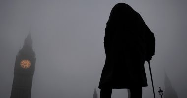 ارتفاع حالات الإصابة بسبب ضباب كيماوى على أحد شواطىء بريطانيا لـ 150 شخصا