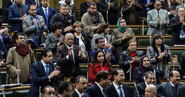 نائب منشأة القناطر لـ"وزير التموين": "المطاحن بتطحن زلط ورمل مع الدقيق"