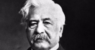 سعيد الشحات يكتب: ذات يوم..25إبريل 1859ديلسيبس يلقى كلمتين أمام معاونيه والعمال ويضرب أول معول فى الأرض معلناً بدء حفر قناة السويس 