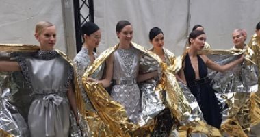 الكواليس الكاملة لعرض أزياء Chanel بين الاهتمام بالتفاصيل والرقص والصور 