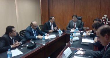 وزير الصحة يناقش إنشاء جامعة لهيئة المستشفيات التعليمية