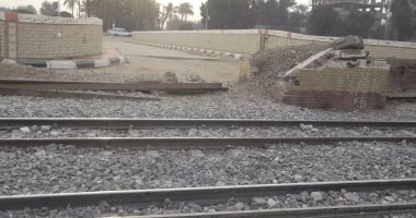 القبض على عاطل لاتهامه بسرقة مسامير فلنكات السكة الحديد بإمبابة