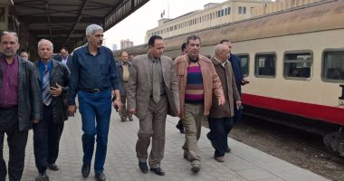 رئيس السكة الحديد يتفقد محطة مصر ويؤكد انتظام حركة القطارات