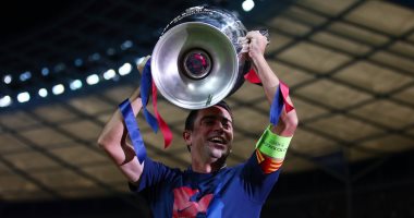 برشلونة يحتفل بعيد ميلاد تشافى الـ37.. وتهنئة خاصة من حساب دورى الأبطال