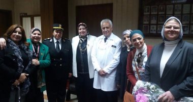 وفد من نائبات البرلمان يزور مصابين من رجال الشرطة بمستشفى العجوزة