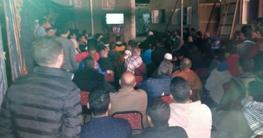بالصور.. حنة على شرف منتخب مصر..عريس يستأجر شاشة لمتابعة المعازيم لقاء غانا