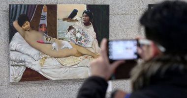 بالصور.. لوحة فنية تصور رئيسة كوريا الجنوبية عارية تثير الغضب