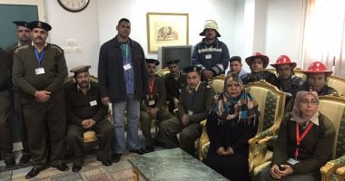 بالصور.. مدير أمن الموانئ للعاملين بمطار أسوان: الظهور بشكل لائق يعكس صورتنا الحضارية 