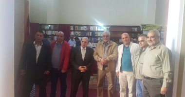 بالصور.. رئيس اتحاد الناشرين العرب يتجول داخل معرض الكتاب