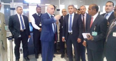بالصور.. وزير الطيران يتفقد مطار أسوان لاستقبال المشاركين بمؤتمر الشباب