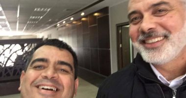 نجل إسماعيل هنية ينشر صورة وصول والده إلى غزة عقب اختتام زيارته لمصر