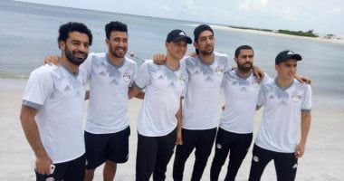 بالصور.. لاعبو المنتخب فى نزهة بالمحيط الأطلنطى قبل مواجهة المغرب