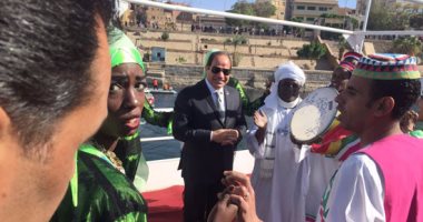 السيسي يستبق انطلاق مؤتمر الشباب بجولة نيلية فى أسوان
