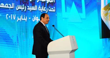 الرئيس السيسى على"تويتر": سعيد بوجودى فى أسوان ونلتقى قريبا بالوجه البحرى