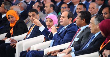 السيسى يؤكد فى جلسة المشروعات الصغيرة انفتاح الدولة على الأفكار