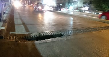 حفرة على كوبرى الدقى تعرض حياة المواطنين للخطر