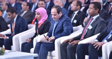 السيسي: "فيه ناس عاوزة تعمل فتن وتدخلنا فى صراعات ملهاش لازمة"
