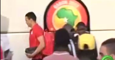 شاهد.. الفراعنة يتجهون لـ"بورت جنتيل" لمواجهة المغرب فى ربع نهائى "كان"