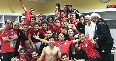 محمد الننى ينشر صورة لمنتخب مصر داخل غرفة الملابس على "إنستجرام"