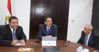  أحمد درويش يعرض أهم ملامح تنمية منطقة القناة فى لقائه بوفد "المهندسين"