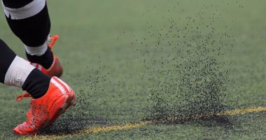 تقرير صادم عن إصابة 50 لاعب كرة قدم بالسرطان بسبب النجيل الصناعى