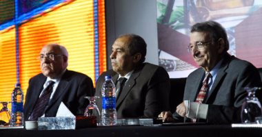 بالصور.. بدء مؤتمر جامعة المستقبل لمناقشة علم الصيدلة بحضور مصطفى السيد