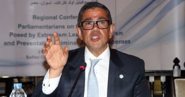 السفير مختار عمر: لا أخشى على الدين من التعامل مع الذكاء الاصطناعي 