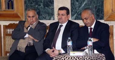 بالصور.. أسامة هيكل ومصطفى بكرى يقدمان واجب العزاء فى والدة محمد على خير