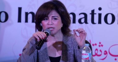 إلهام شاهين: اخترنا سجادة خضراء لمهرجان أسوان "عشان الحمرا تمثل الدم والحرب"
