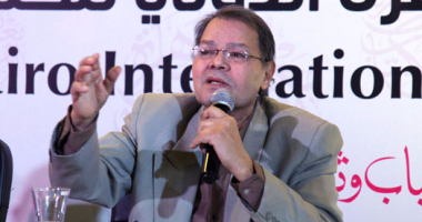 الناقد محمود قاسم: الذكاء الاصطناعى يصلح للعمل كـ"خادم" وليس مبدعا