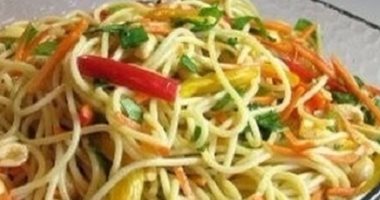 طريقة عمل المكرونة الأسباكيتى بالجبن والصوص الأبيض